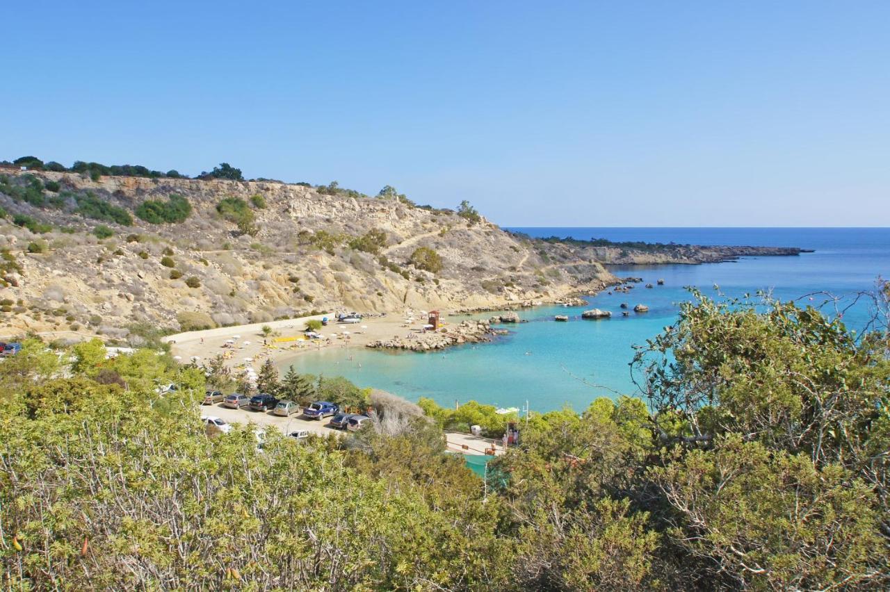 Villa Oceania - Beachfront Paralimni Exterior photo
